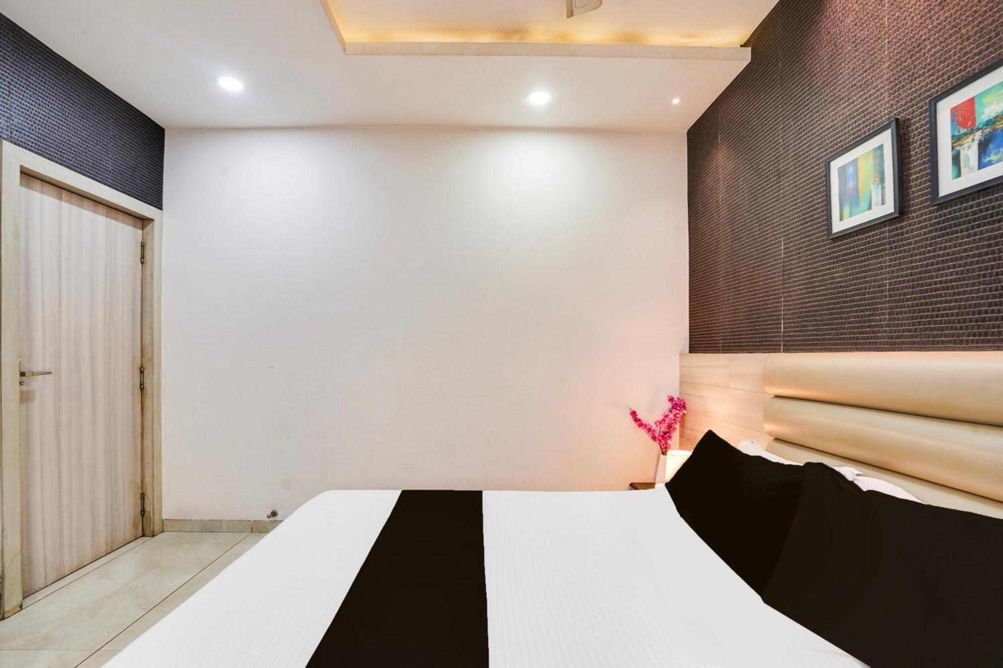 Super Townhouse Jhalawar Road Gumanpura Formerly Rockland Kota  Bagian luar foto