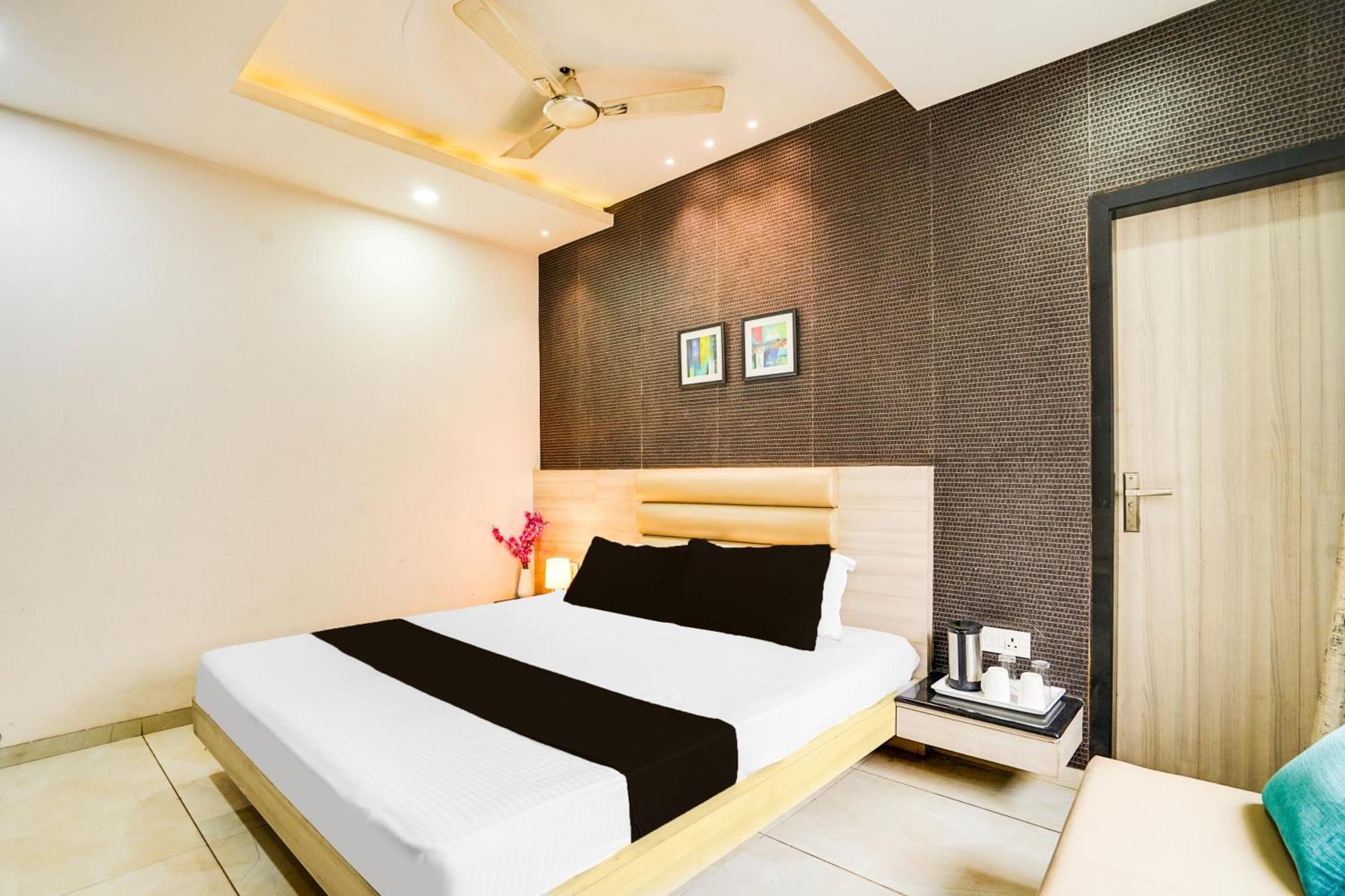 Super Townhouse Jhalawar Road Gumanpura Formerly Rockland Kota  Bagian luar foto